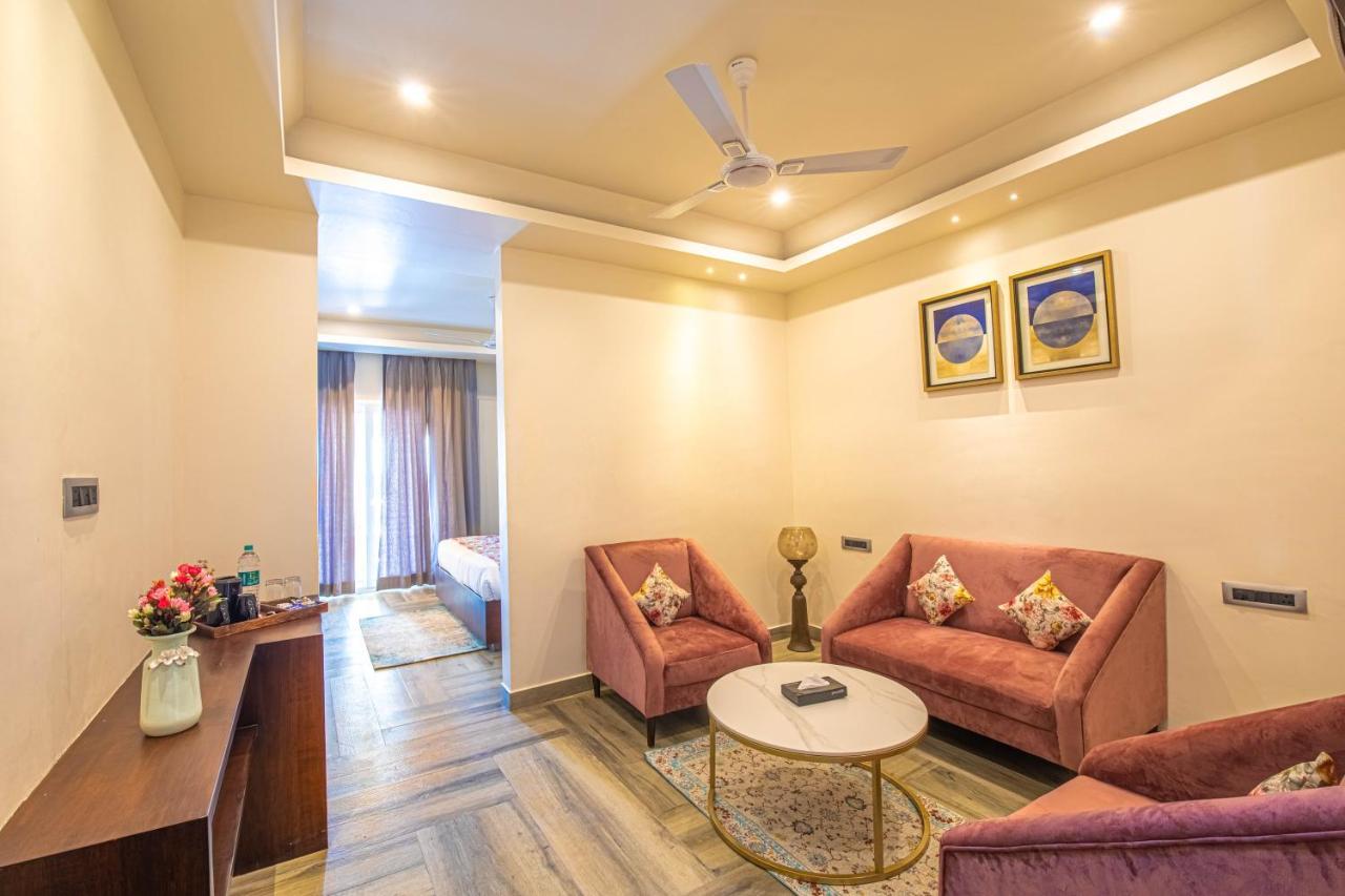 Hotel Js Souvenir Dehradun Exterior photo